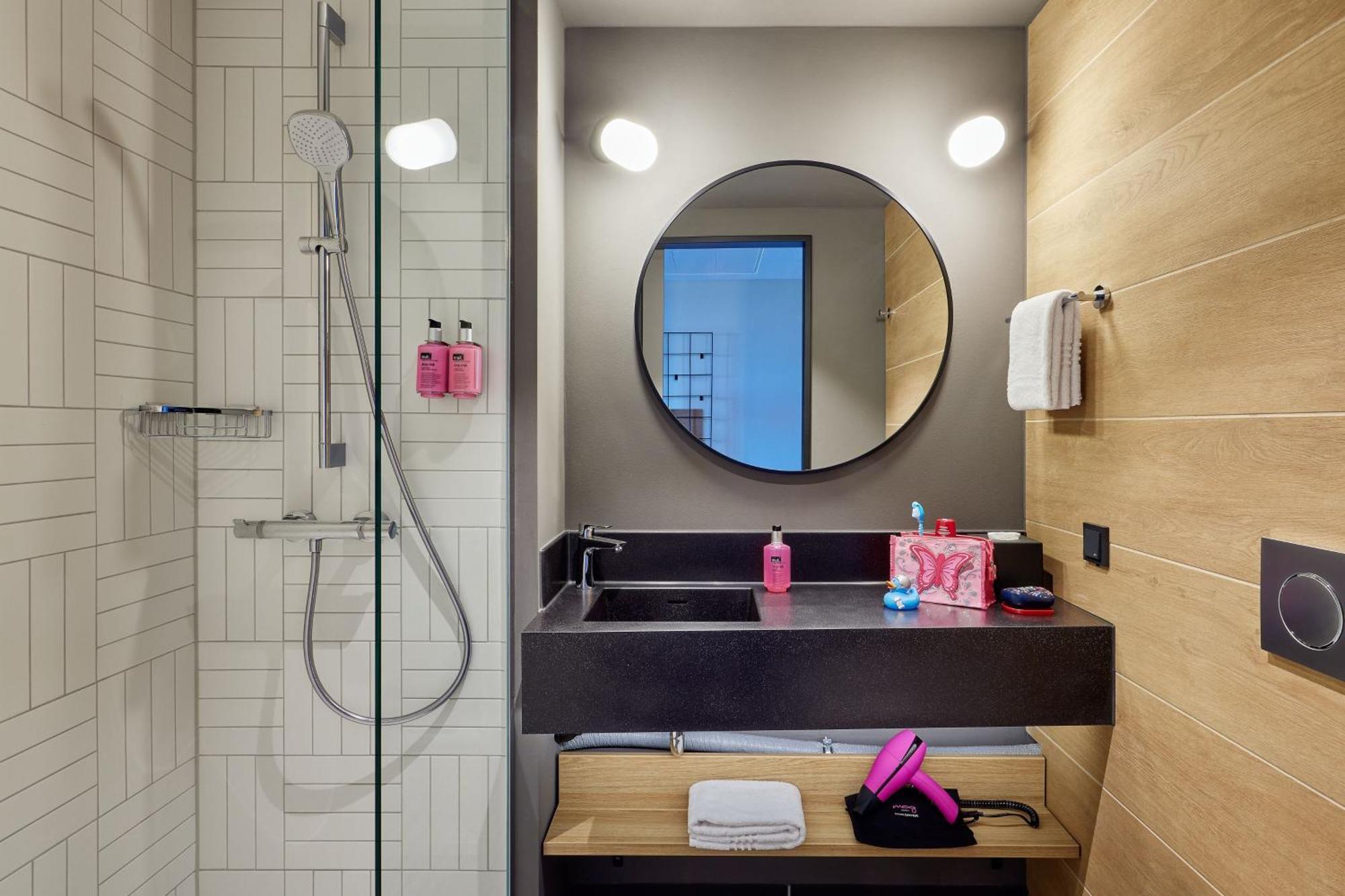 Hotel Moxy Cologne Muelheim Exteriér fotografie